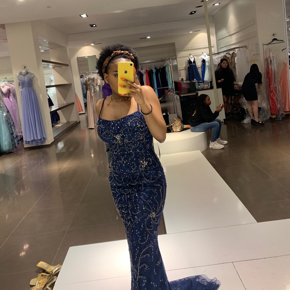 Dress - Picture 4 of 4